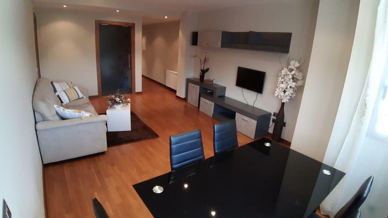 Apartaments Júlia La La Pobla de Segur Exterior foto
