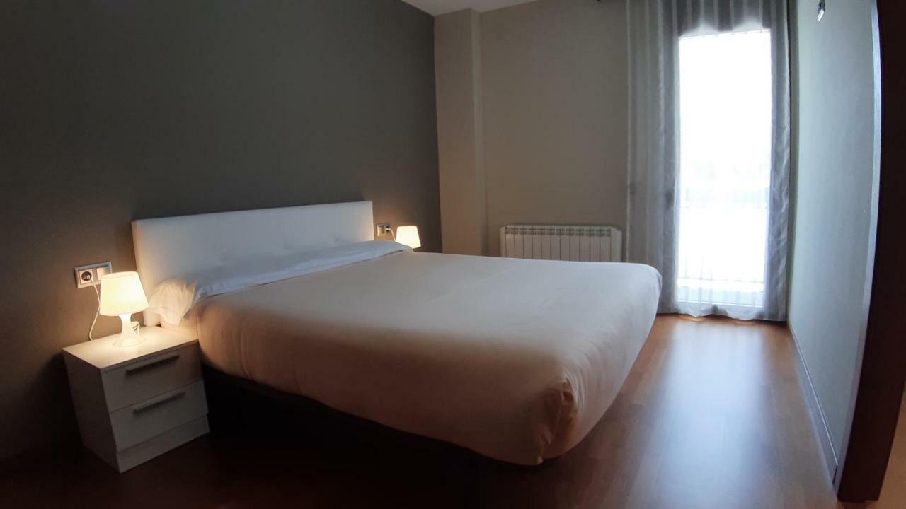 Apartaments Júlia La La Pobla de Segur Exterior foto